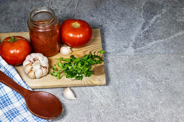 Składniki na blacie kuchennym